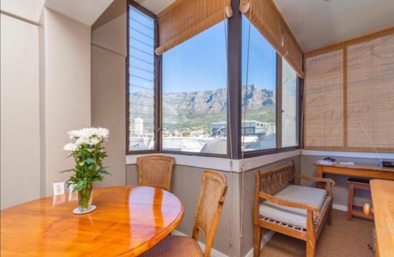 Holyrood Apartments 603