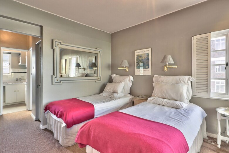 Holyrood Apartments 603