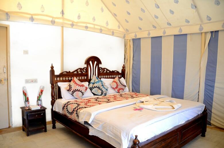 Hotel Oasis Camp Sam
