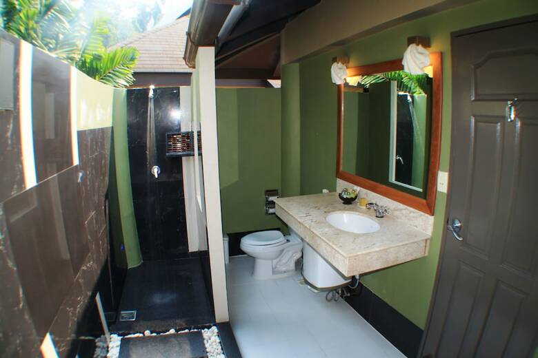 Hotel Bhumiyama Beach Resort