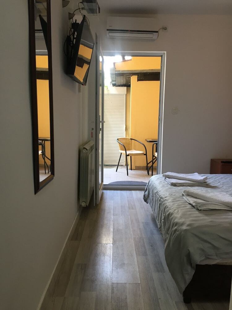 Hotel Radovic Apartments