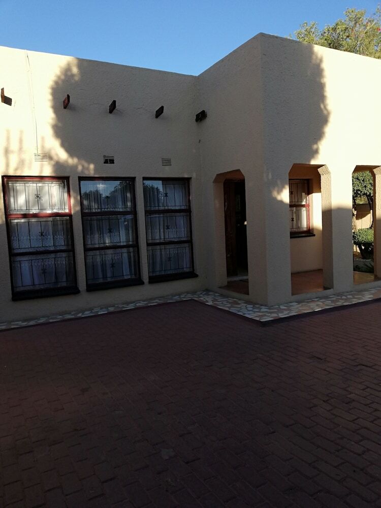 Hotel Sentlhaga Guest House