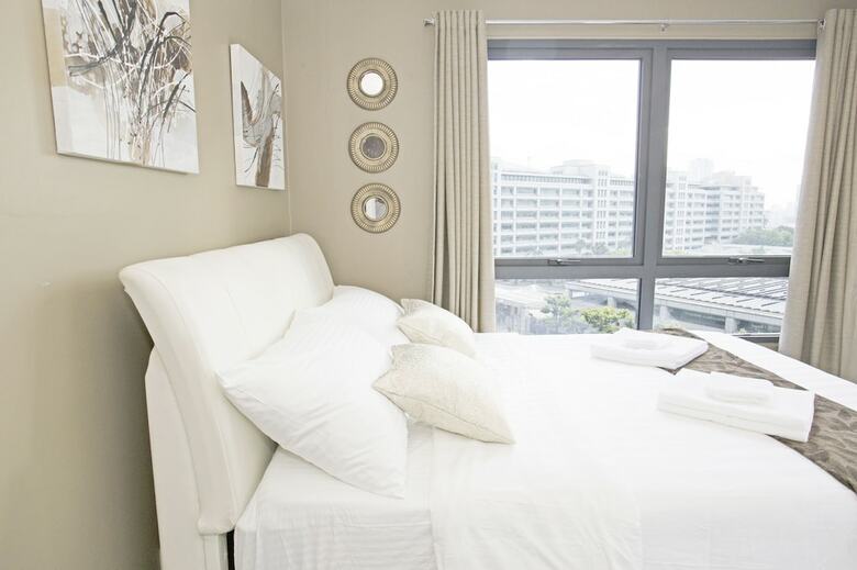 Apartamentos Indigo Ortigas @ Adb Avenue Tower