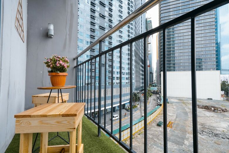Apartamentos Indigo Ortigas @ Adb Avenue Tower