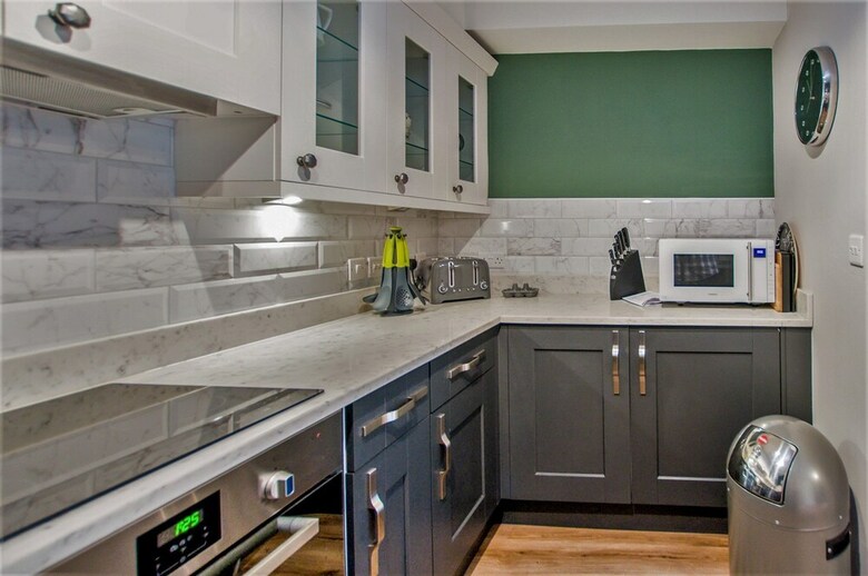 Apartment 8 Bluebridge Court