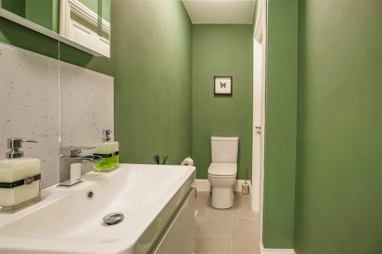Apartment 8 Bluebridge Court