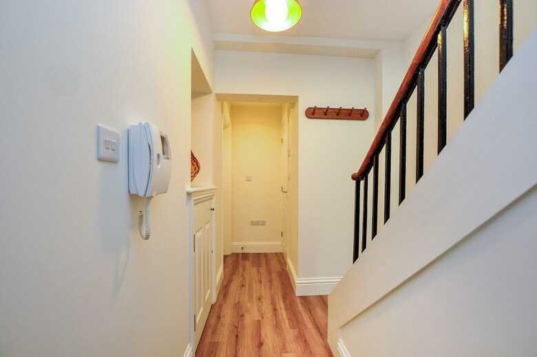 Apartment 8 Bluebridge Court