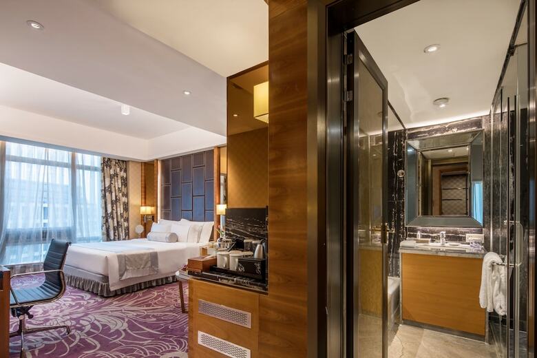 Guangdong Asia International Hotel