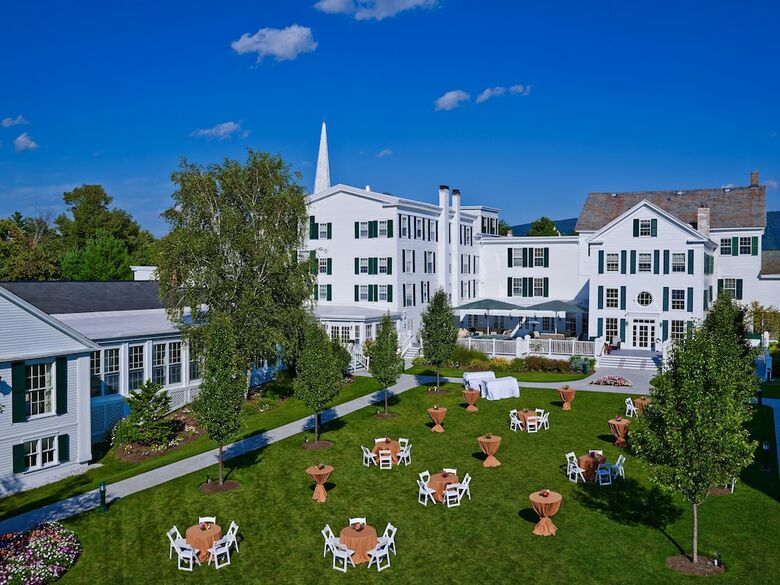 Hotel Inns At The Equinox