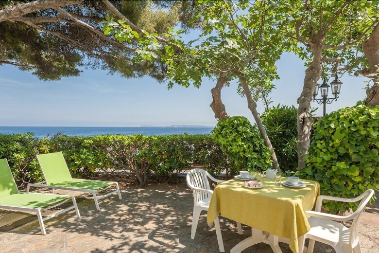 Hotel H�tel Astria Beach La Falaise