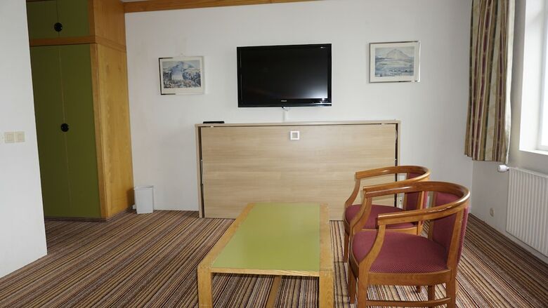 Hotel H�tel Borgarnes