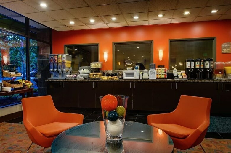 Hotel Staypineapple, University Inn, University District Seattle