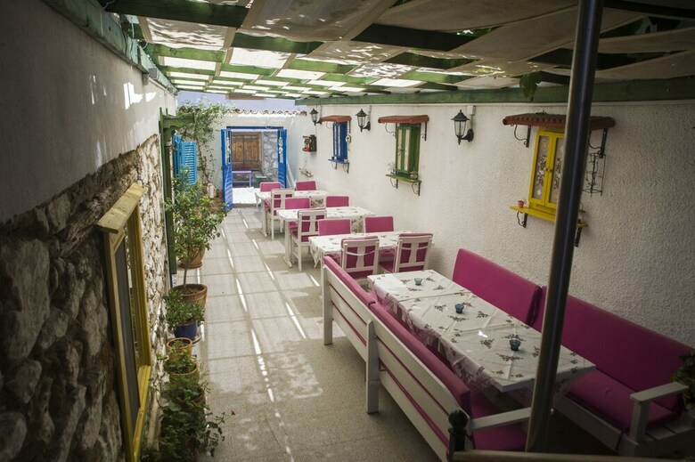 Hotel Evo Cafe & Konuk Evi
