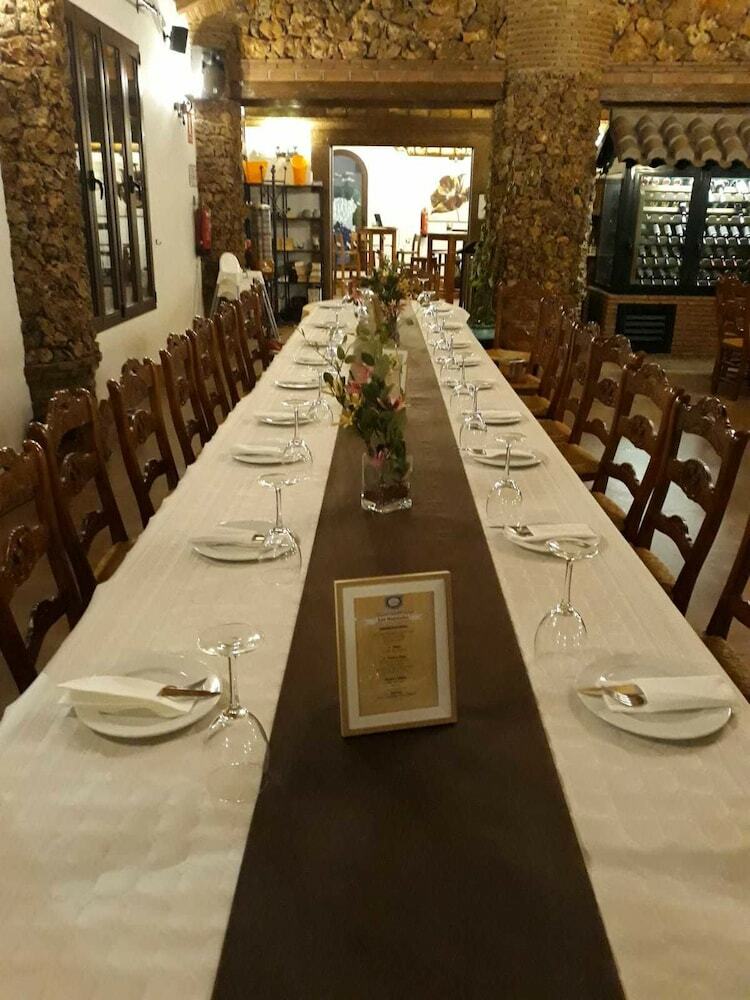 Aparthotel Complejo Tur�stico Rural Las Mayoralas
