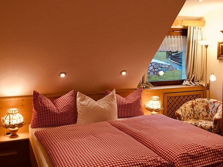 Schwarzwald- Hotel Kr�utle