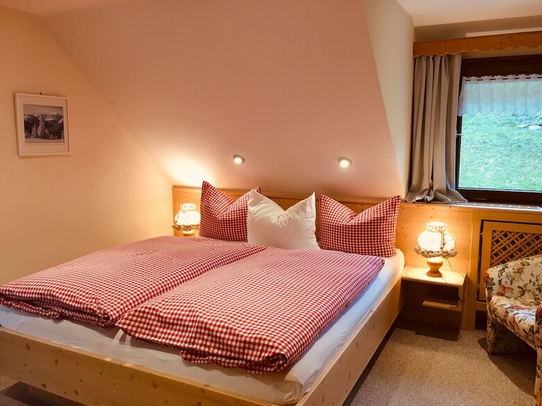 Schwarzwald- Hotel Kr�utle