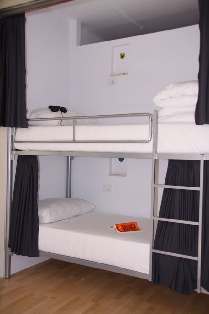 Hostal Art Hostel & Apartments