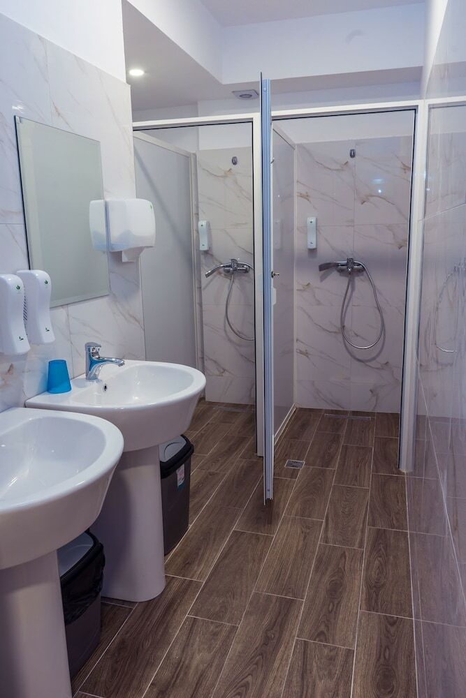 Hostal Art Hostel & Apartments