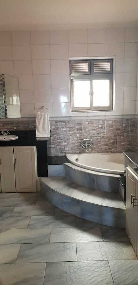 Hotel Lake Breeze House