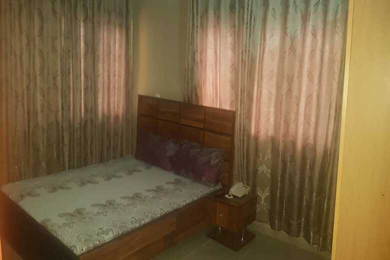 Momak 6 Hotel & Suites