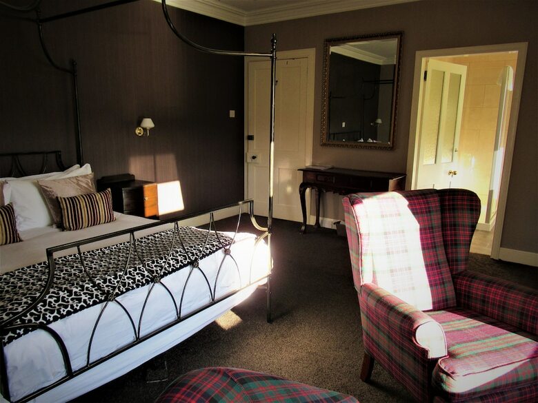 Invershin Hotel Bunkhouse & Bar