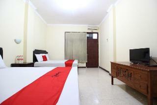Hotel Reddoorz @ Mantrijeron 2