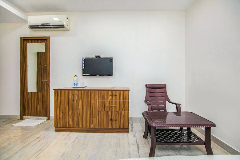 Fabhotel Venkeys Service Apartment