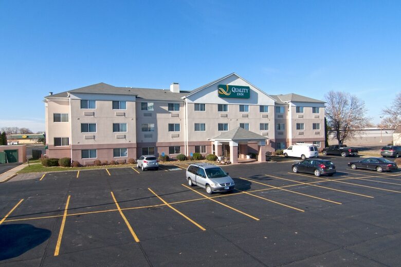 Hotel Quality Inn - In The Business District