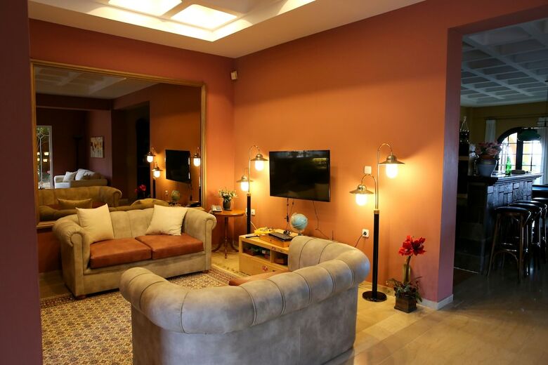 Sunrise Inn Hotel
