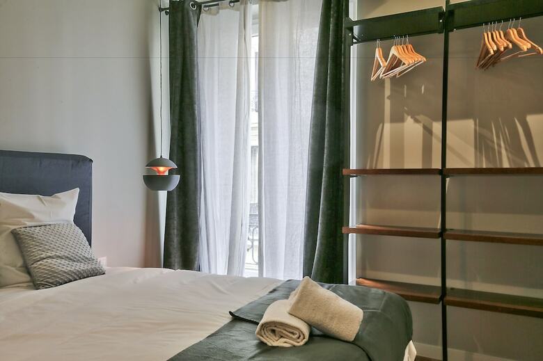 Apartamento 70 - Authentic Parisian Flat