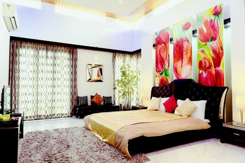 Villa Swiss Royal Suites