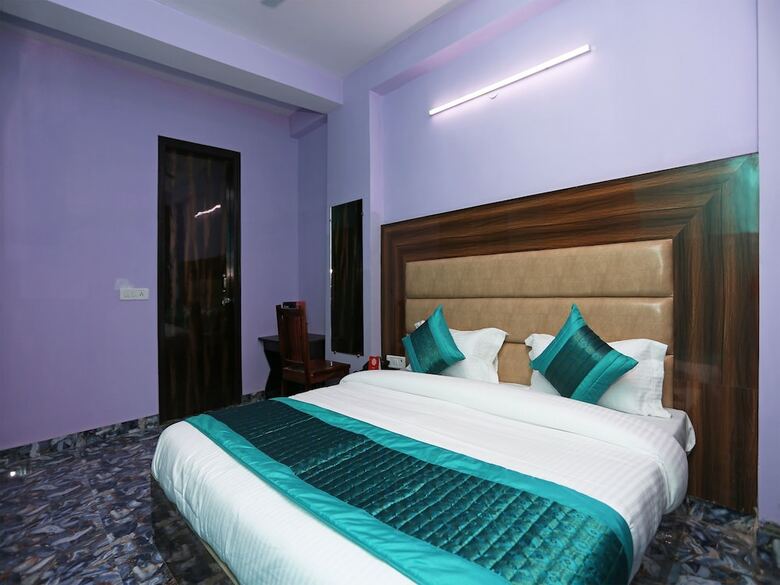 Hotel Oyo 13028 Jhanvi Palace
