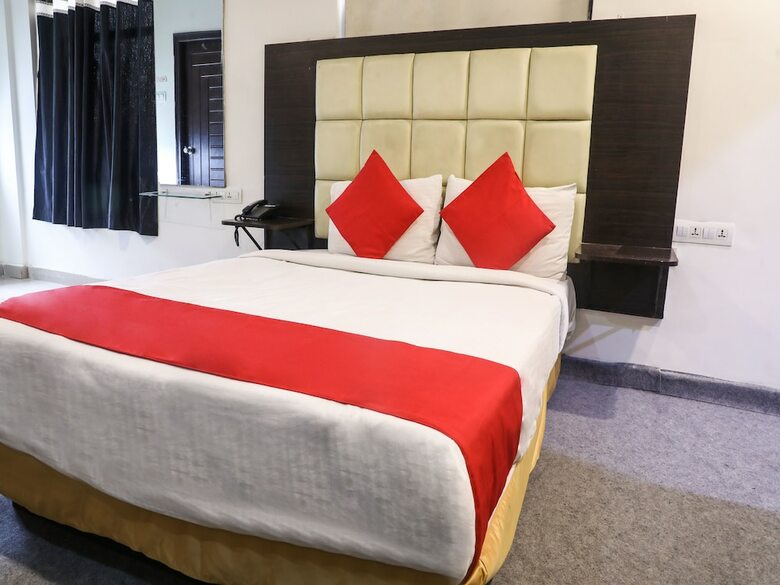 Oyo 16436 V Hotels