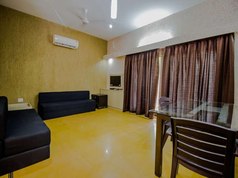 Hotel Oyo 14028 Home Exotic Stay Sangolda