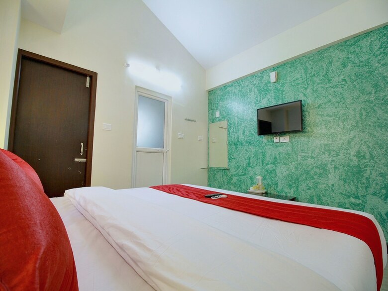 Hotel Oyo 14240 Mohan Residency
