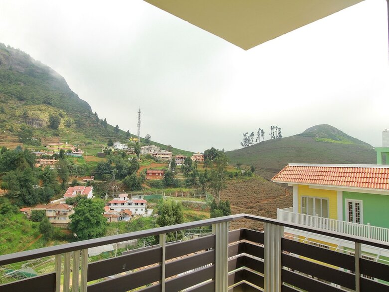 Hotel Oyo 14240 Mohan Residency