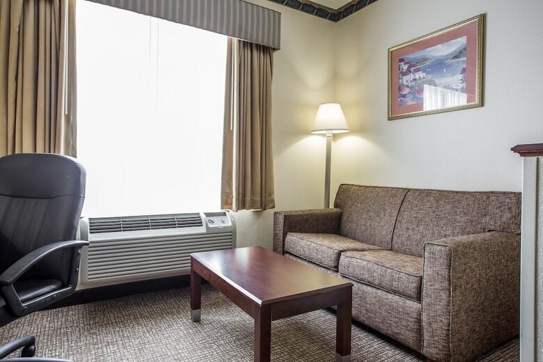 Hotel Comfort Inn & Suites Ft. Jackson Maingate