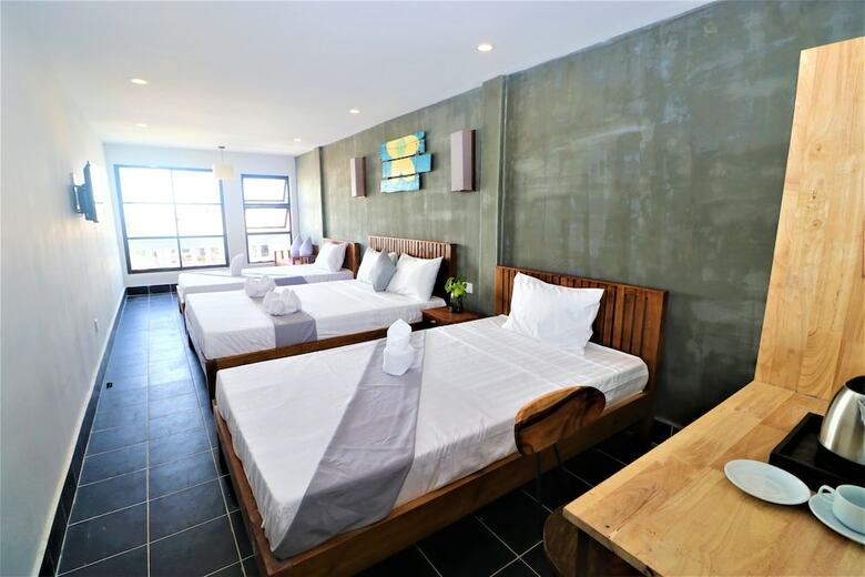 Grand Elevation Hotel