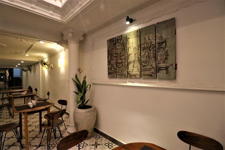 Grand Elevation Hotel