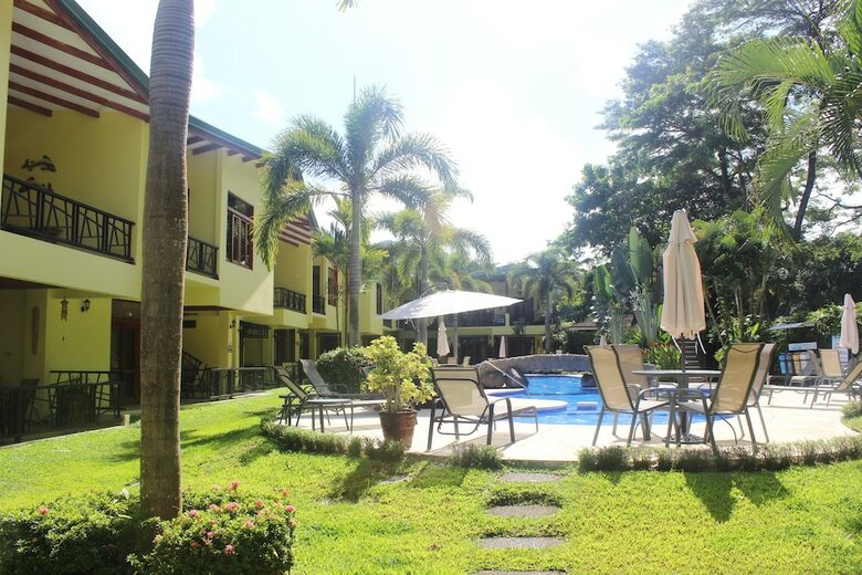 Club Del Cielo Unit 1