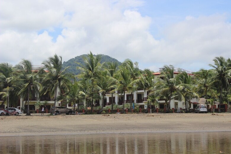 Club Del Cielo Unit 1