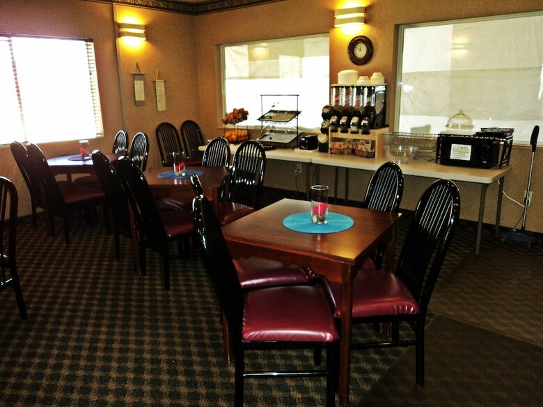 Hotel Us Travelers Inn & Suites