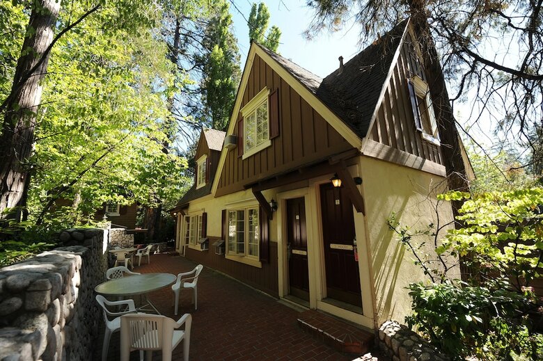 Hotel Saddleback Inn