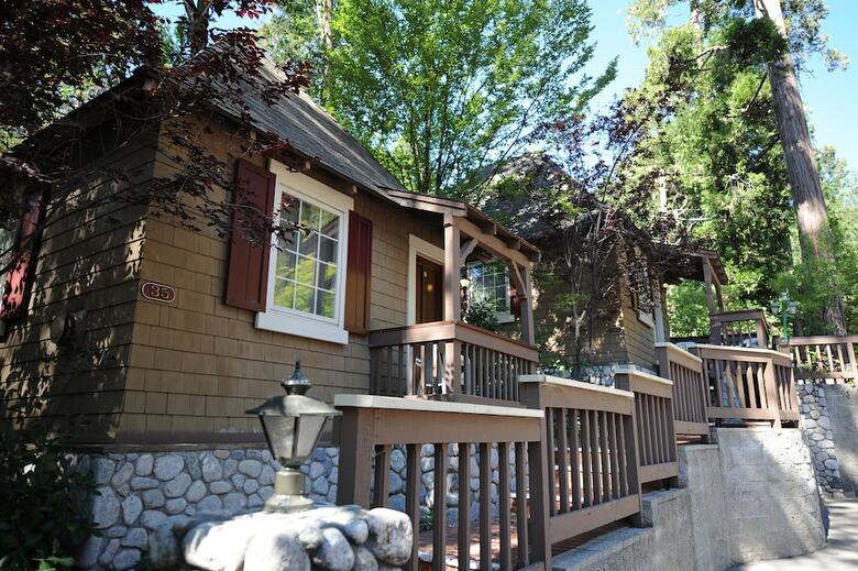 Hotel Saddleback Inn