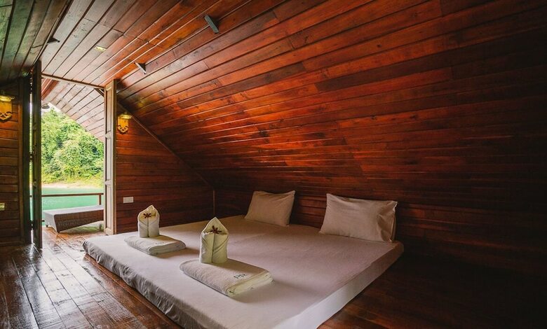 Hotel Orchid Lake House