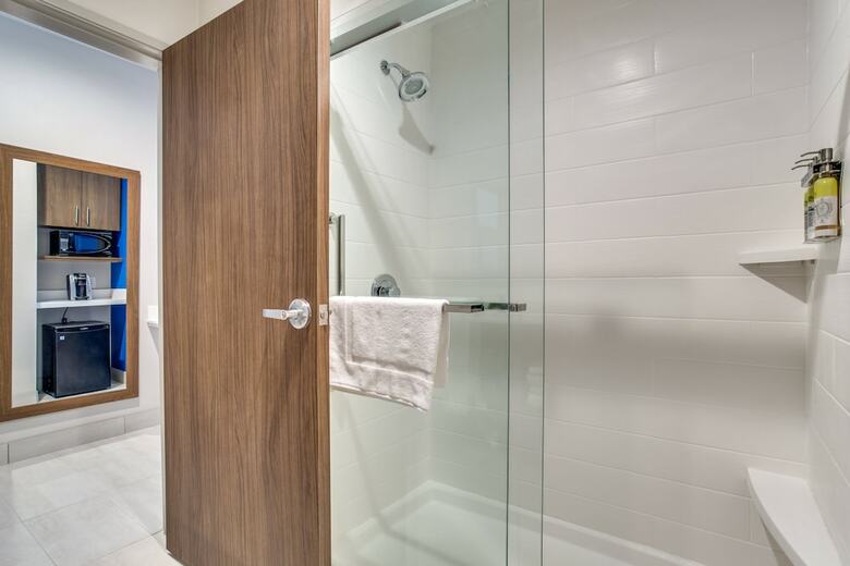 Hotel Holiday Inn Express And Suites Denton South