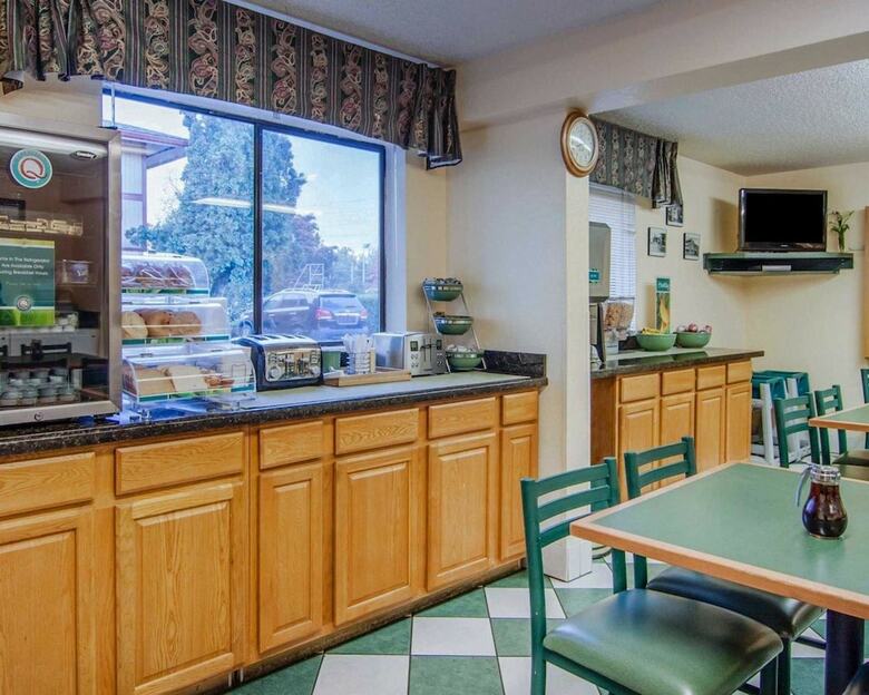 Hotel Quality Inn And Suites Airport
