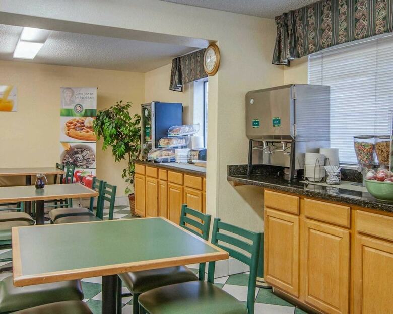 Hotel Quality Inn And Suites Airport