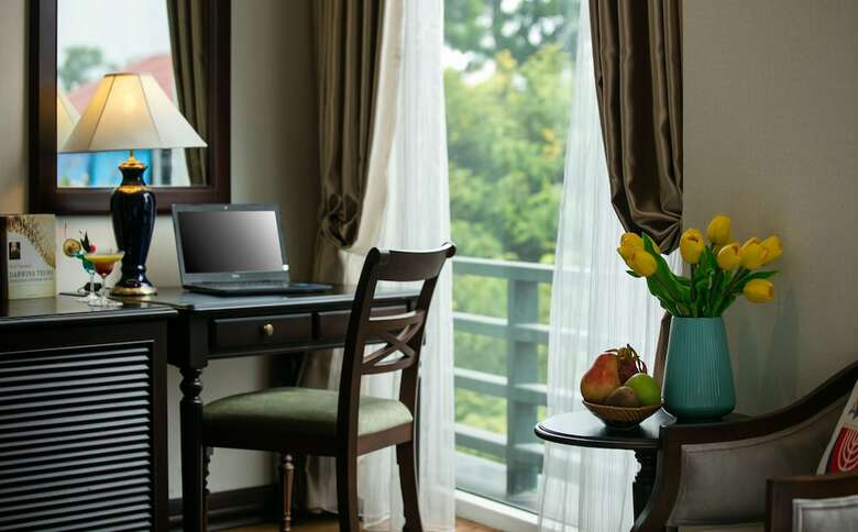 Zephyr Suites Boutique Hotel