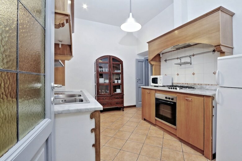 Spanish Steps Apartments